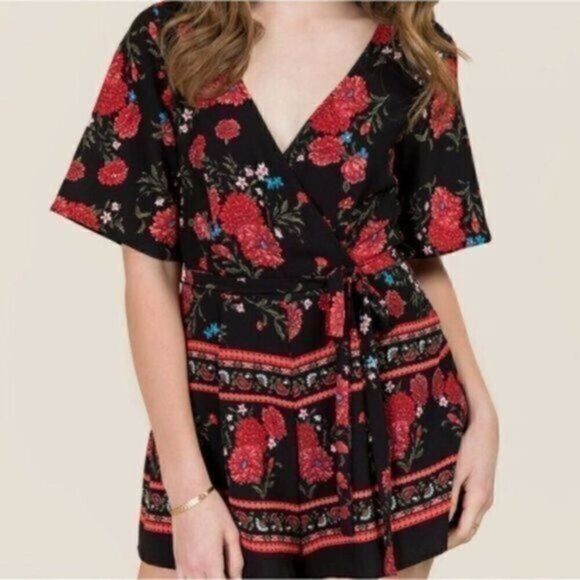 Francesca's Miami Sasha Floral Romper S Black - Picture 1 of 10